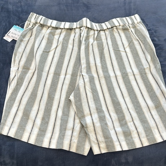 Per Se Linen Shorts w Pockets - Picture 2 of 7